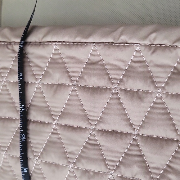 Fit & Fresh Quilted Tan Tote Bag with Insulated interior - Picture 12 of 12